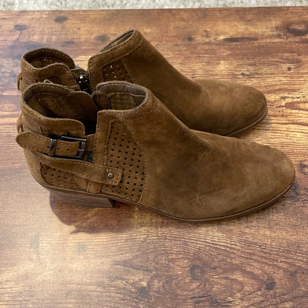 Vince Camuto Suede leather 8.5